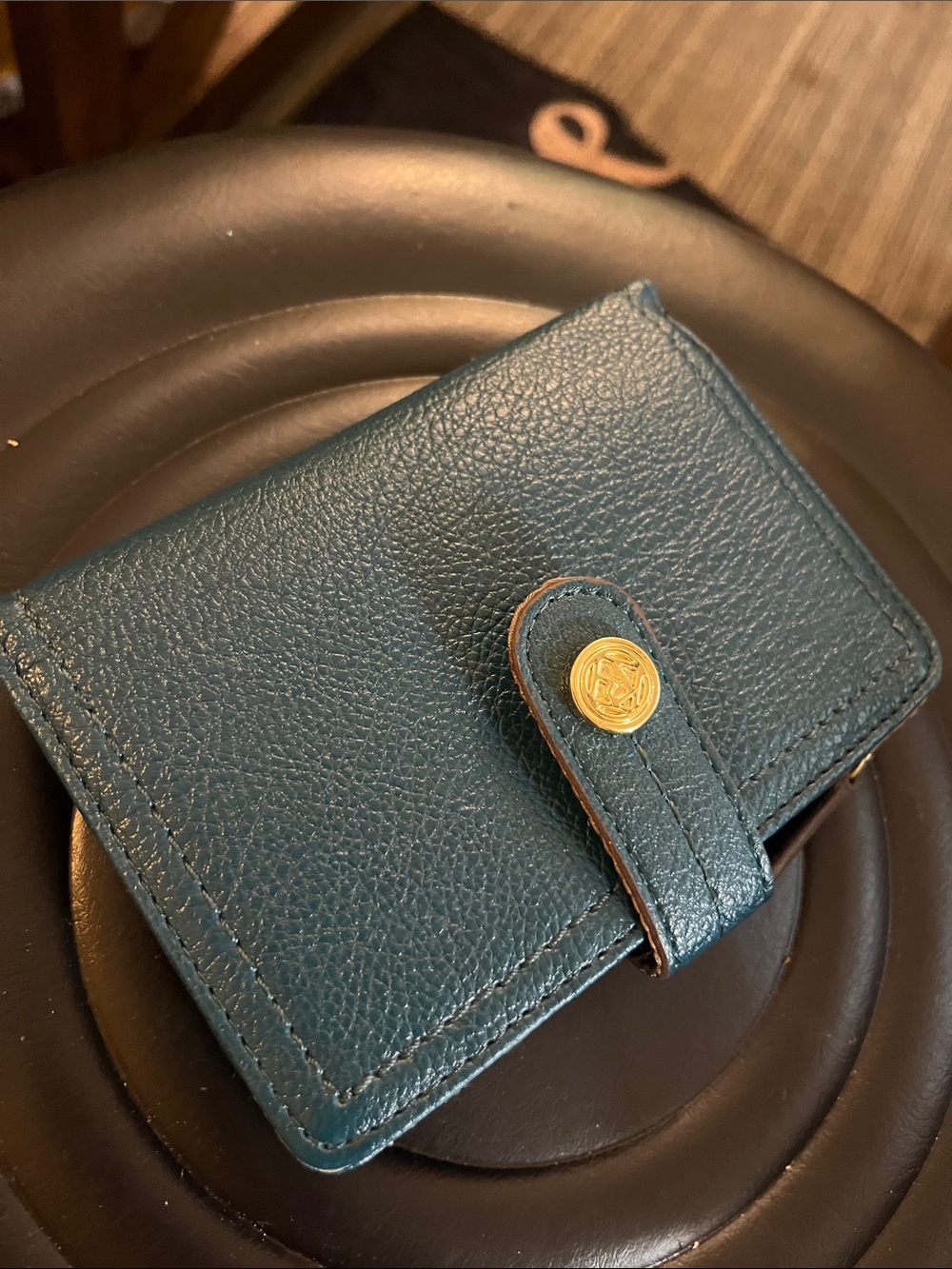 Relic Teal Pebbled Card Wallet with Gold-Tone Button Strap #37